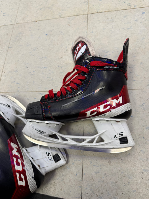 Used CCM FT475 Skates 6.0D