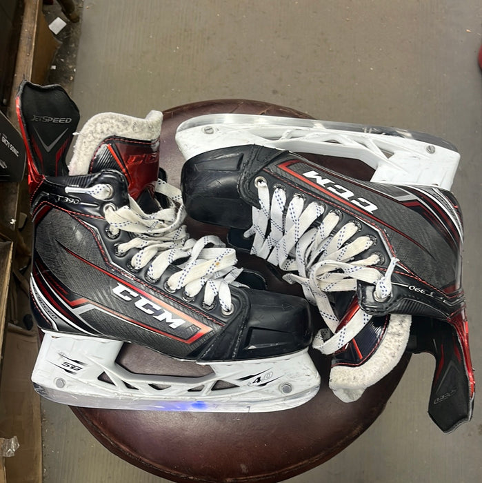 Used CCM JetSpeed FT390 Size 6 Player Skates