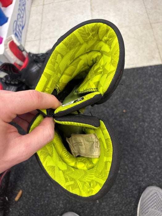 Used Bauer Vapor 3x Junior 10” Gloves