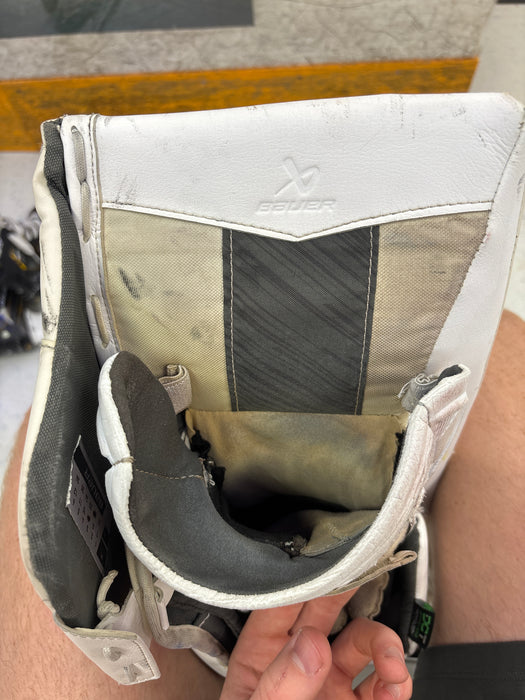 Used Bauer Vapor Hyperlite2 Senior Blocker