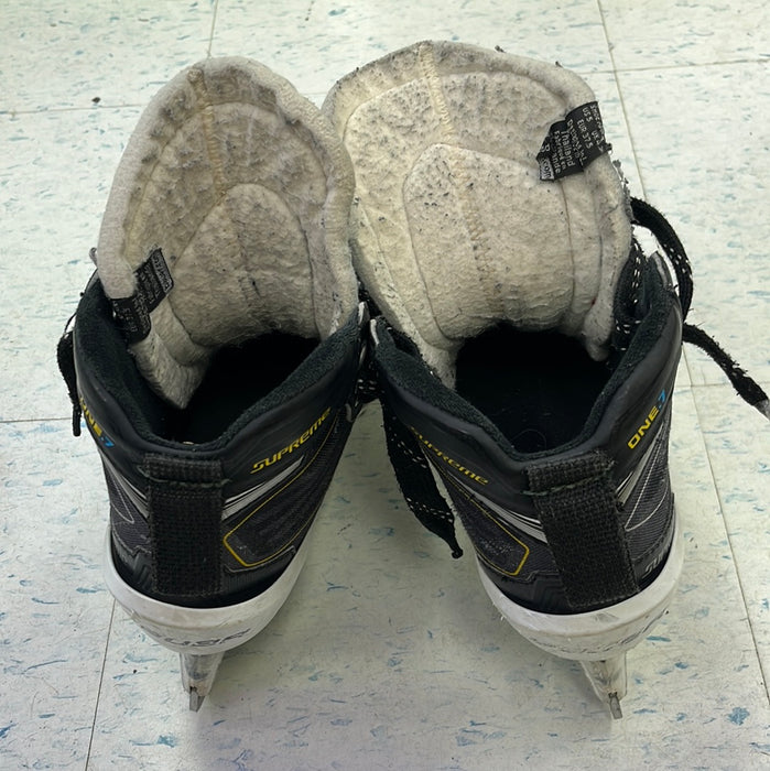 Used Bauer Supreme One.7 Size 4 Goal Skates