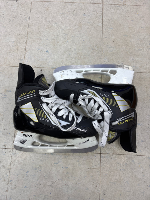 True Catalyst 5 Size 7.5 Senior Skates