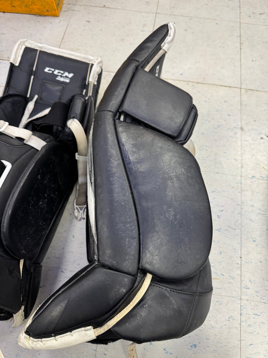 Used CCM E3.5 Junior 28” Leg Pads