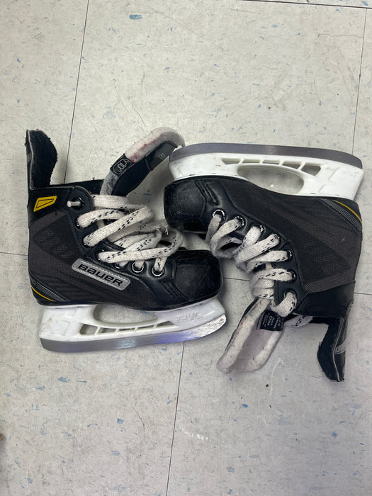 Used Bauer Supreme Pro Size 10 Youth Skates