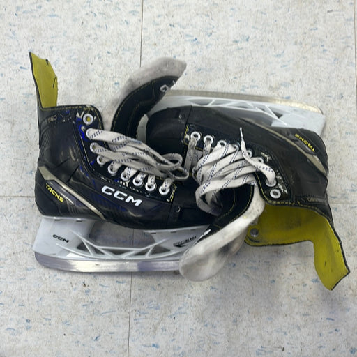 Used CCM Tacks AS 560 Size 2 Player Skates
