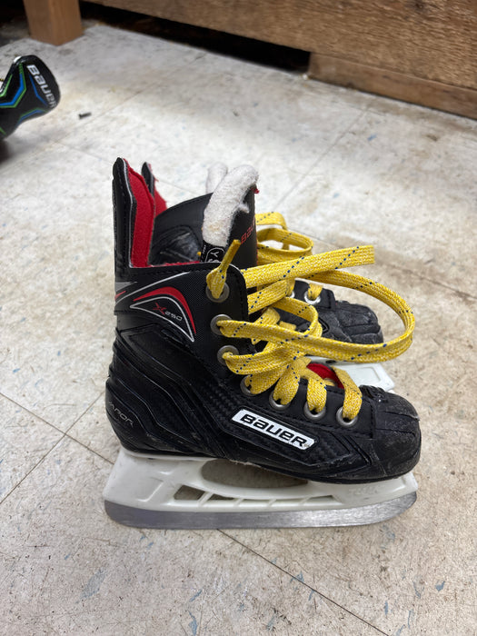 Used Bauer x250 Youth 9.0 Skates