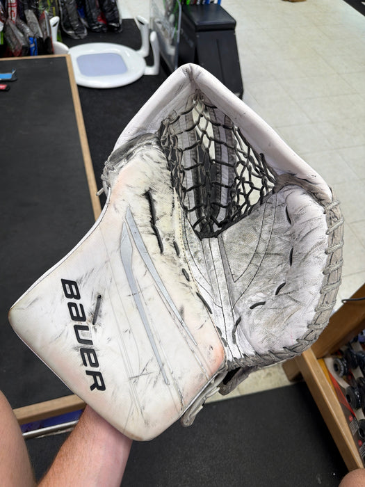 Used Bauer Vapor Hyperlite2 Senior Catcher