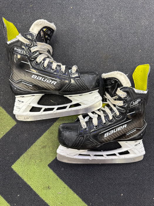 Used Bauer Supreme M50 Pro 11Y Player Skates