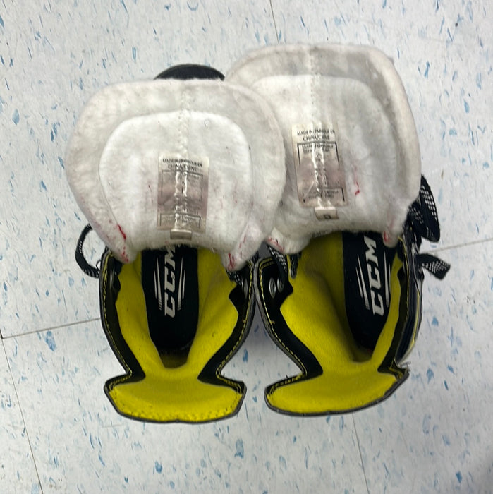 Used CCM SuperTacks 9370 Size 1 Player Skates