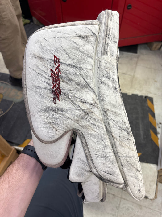 Used CCM Extreme Flex 860 Senior Full Right Blocker