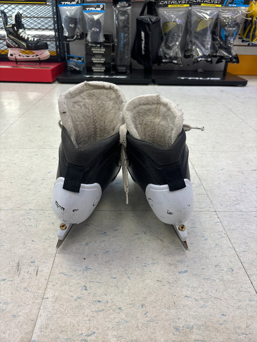 Used Graf DM1030 Size 5.5 Goal Skates