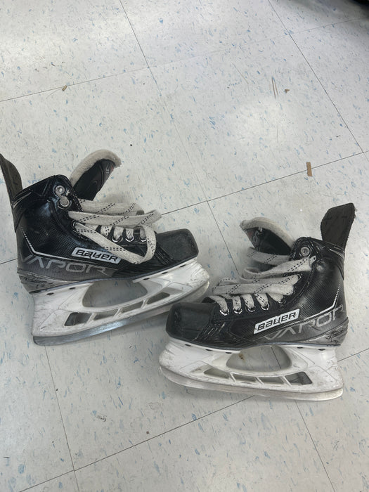 Used Bauer Vapor Volt Pro Junior Player Skates