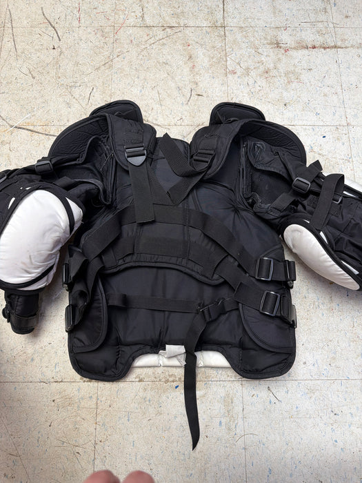 Used McKenney Pro Spec 470 Intermediate X-Large Chest Protector