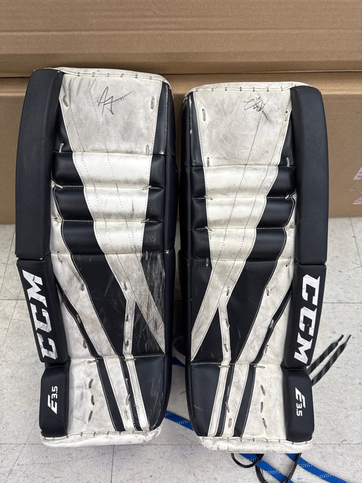 Used CCM E3.5 Goalie Pads 24+1”