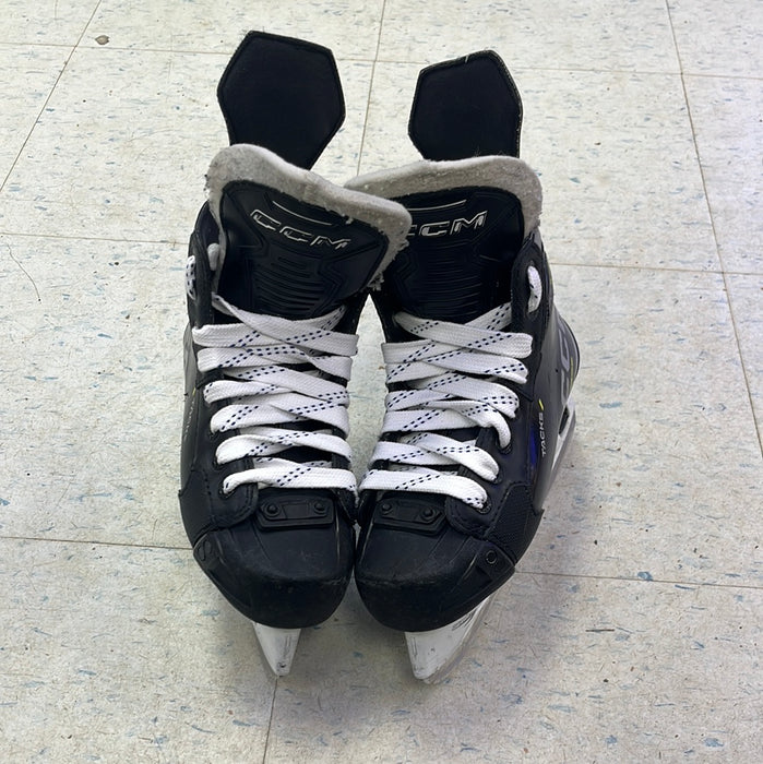 Used CCM Tacks AS-570 Size 1 Player Skates