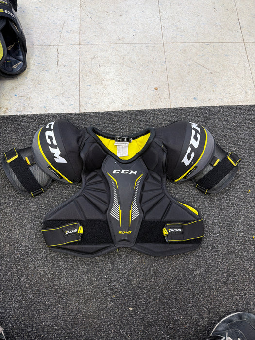 Used CCM Tacks 9040 Senior Small Shoulder Pads