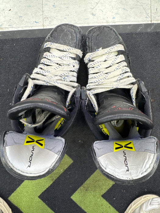 Used Bauer Vapor Hyperlite 2 Intermediate 5.0 Player Skates
