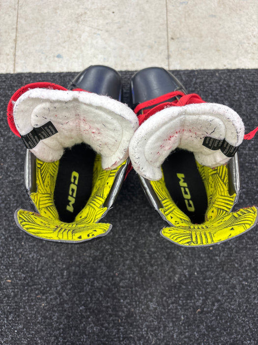 Used Bauer Supreme M30 Size 5.0D Skates