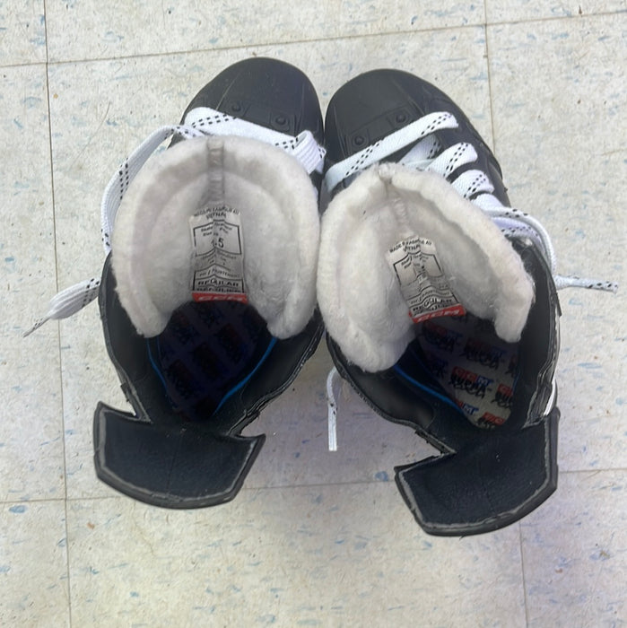 Used CCM JetSpeed FT680 Size 1.5 Skates