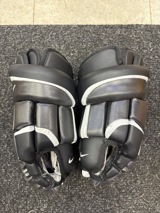 Used Nike Quest Q6 12” Junior Gloves