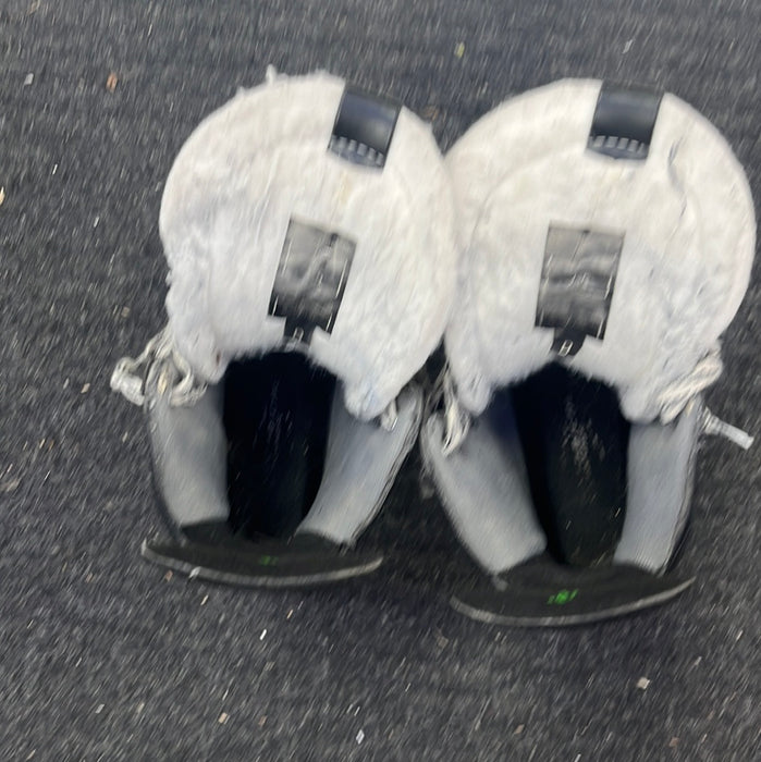 Used Reebok RibCore SC87 Size 2.5 Player Skates