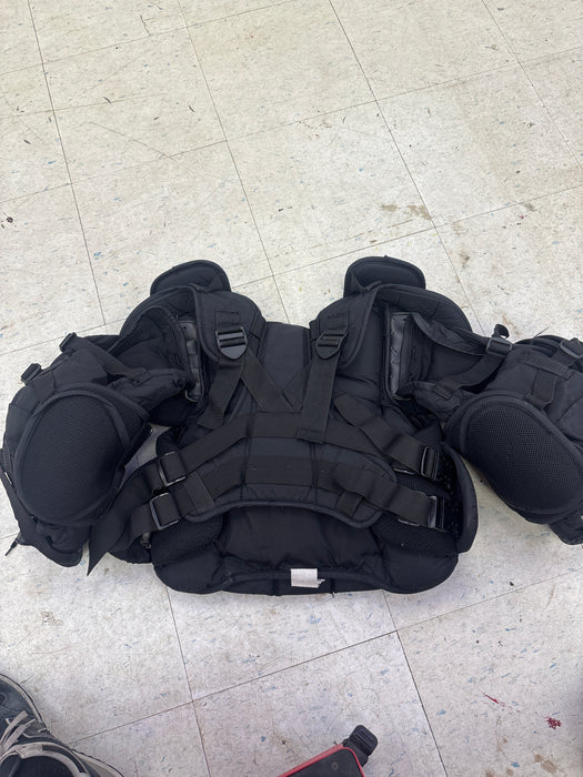 Used McKenney Pro Spec 470 Intermediate Medium Chest Protector