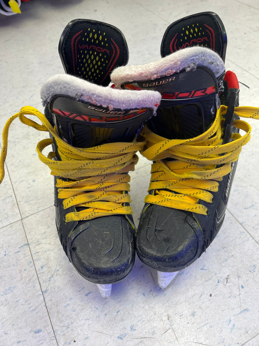 Used Bauer Vapor 2X Size 2.5 Skates