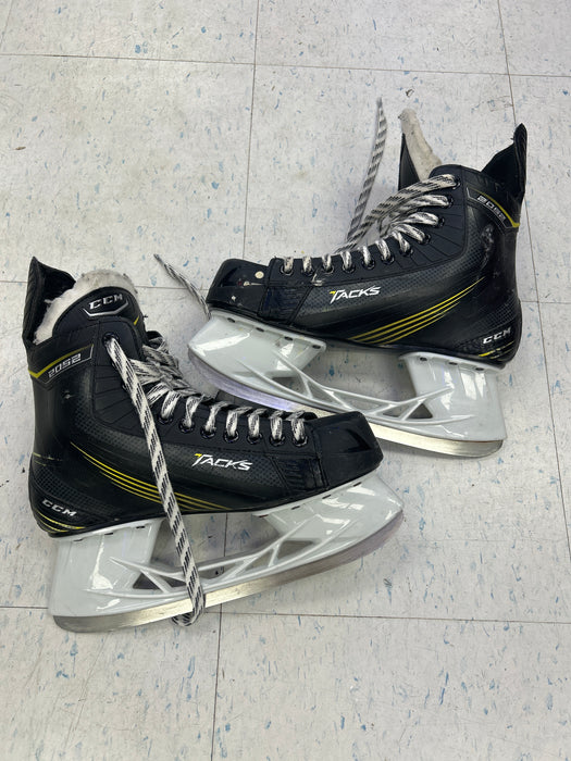 Used CCM Tacks 2052 Player Skates