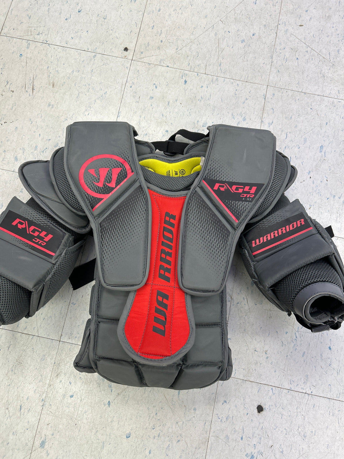 Used Warrior Ritual G4 Junior Chest Protector — Crow's Sports Hockey