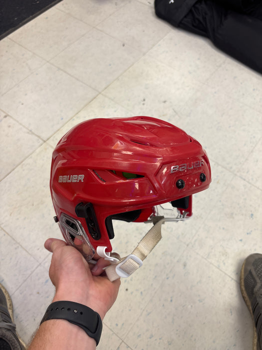 Used Bauer Vapor Hyperlite Senior Small/Medium Helmet