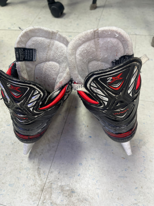 Used Bauer Vapor 2X Size 12 Youth Skates