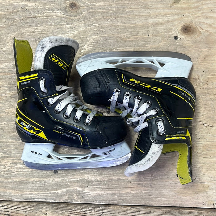 Used CCM SuperTacks 9380 Size 11 Youth Skates
