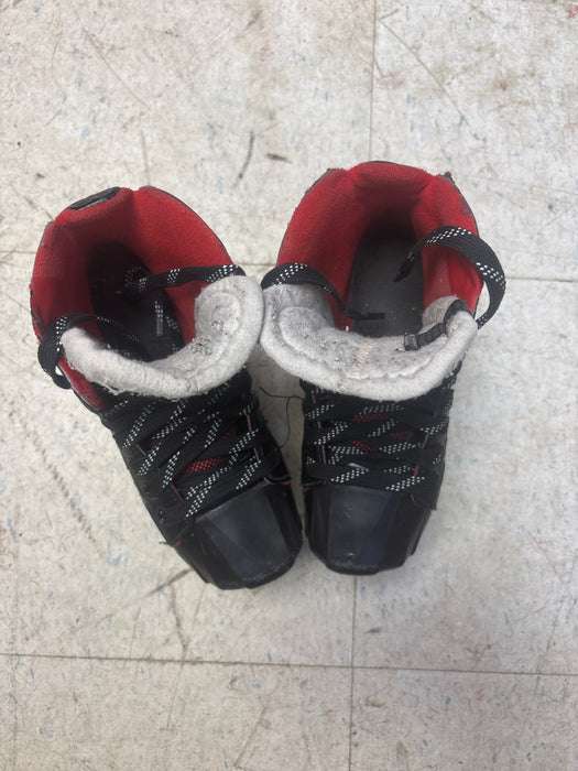 Used Bauer Vapor X2.7 Skates Size 2.0 D