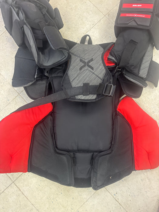 Used Bauer Vapor Hyperlite2 Goal Chest Protector Senior Size Medium