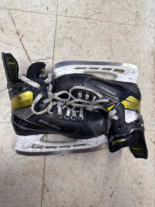 Used Bauer Supreme Matrix Skates Youth 13.5D