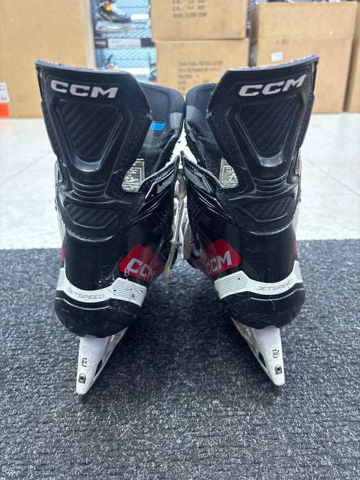 Used CCM JetSpeed Control Size 2.5R Skates