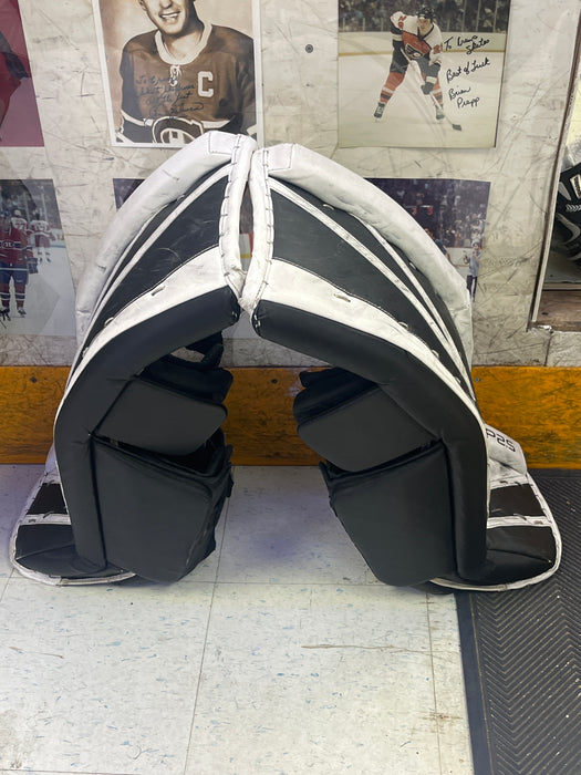 Used CCM P2.5 30+1 Goal Pads