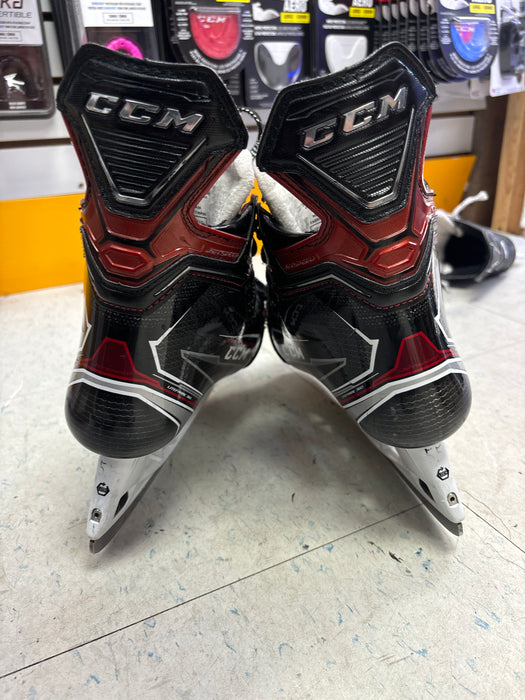 Used CCM JetSpeed FT490 Size 5.5D Skates