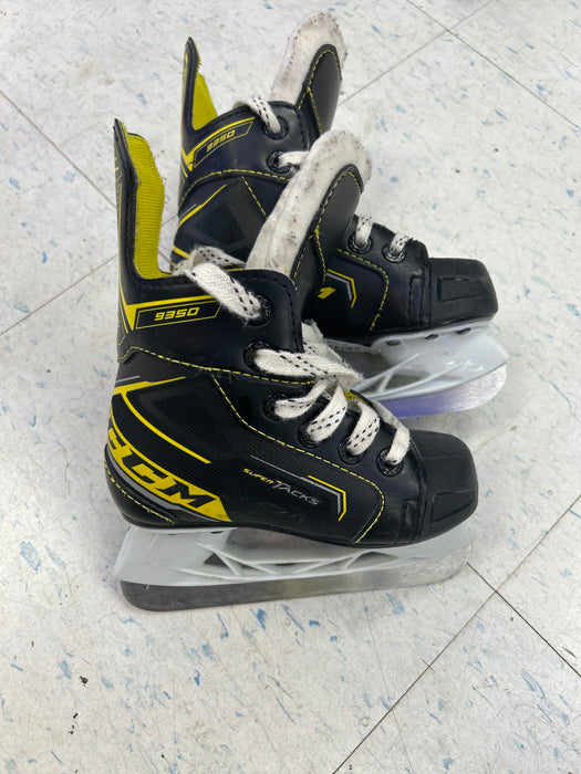 Used CCM SuperTacks 9350 Youth Player Skates