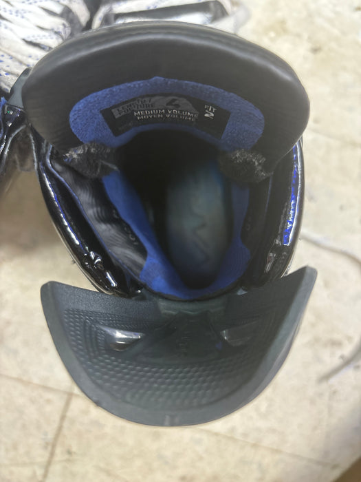 Used Bauer Vapor Flylite Skates Size 4 Fit 2