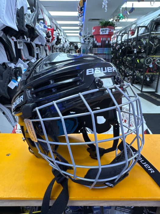 Used Bauer Prodigy Youth Helmet (Certified)