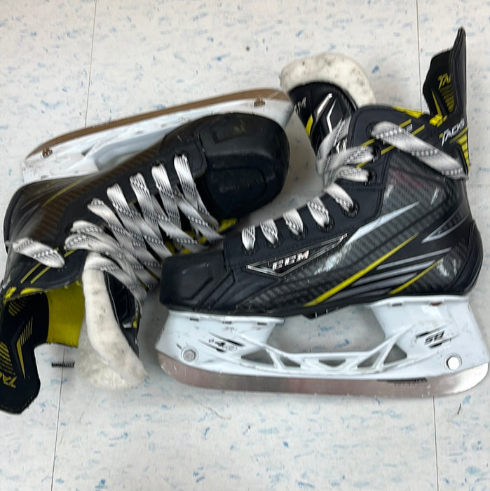 Used CCM Tacks 4092 Junior Player Skates size 3D