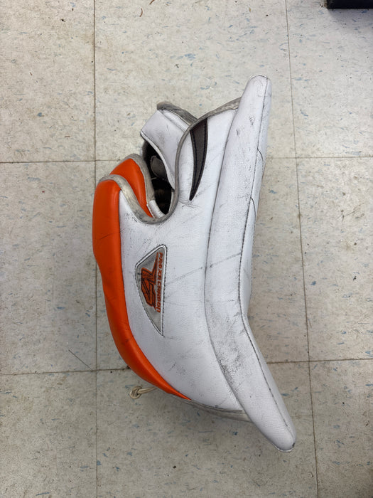 Used Vaughn Pro Carbon XR V7 Goal Blocker Senior