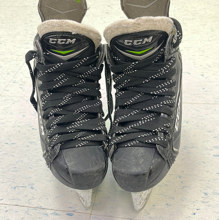 Used CCM RibCore 68K Size 4 Player Skates