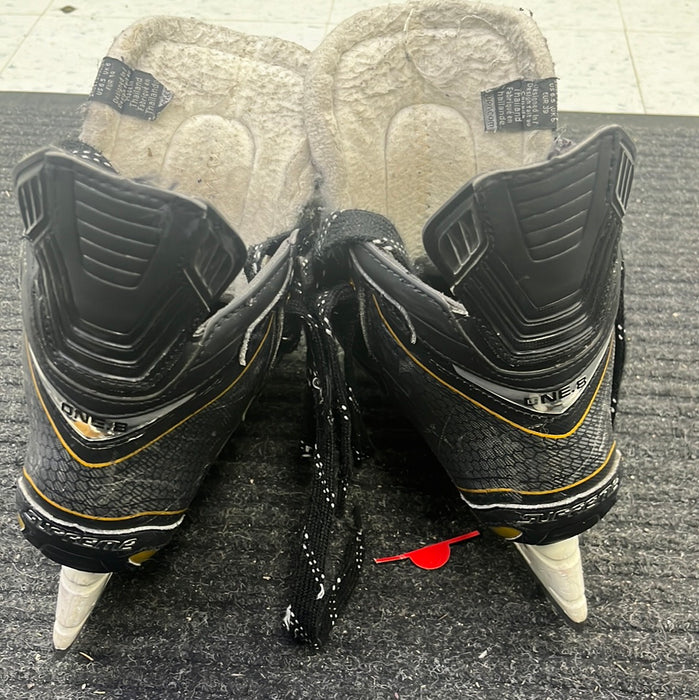 Used Bauer Supreme One.8 Size 5.5 Player Skates