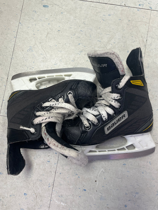 Used Bauer Supreme Pro Size 10 Youth Skates