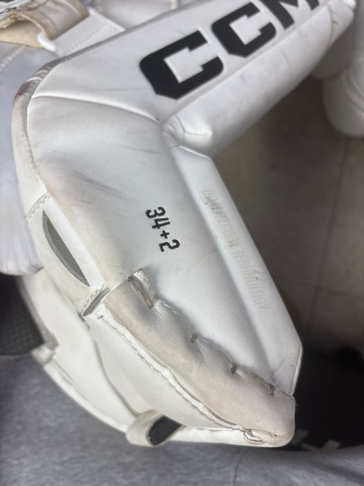 Used CCM EFLEX 6.9 Goalie Leg Pads Size Senior 34+2