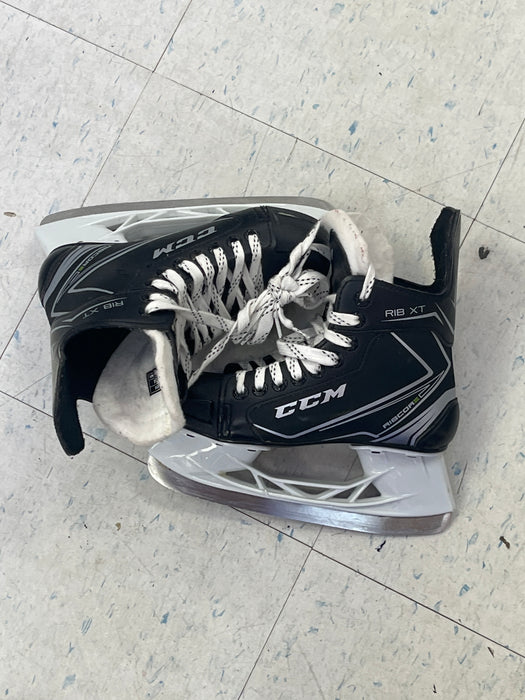 Used CCM Rib XT Size 2 Skates