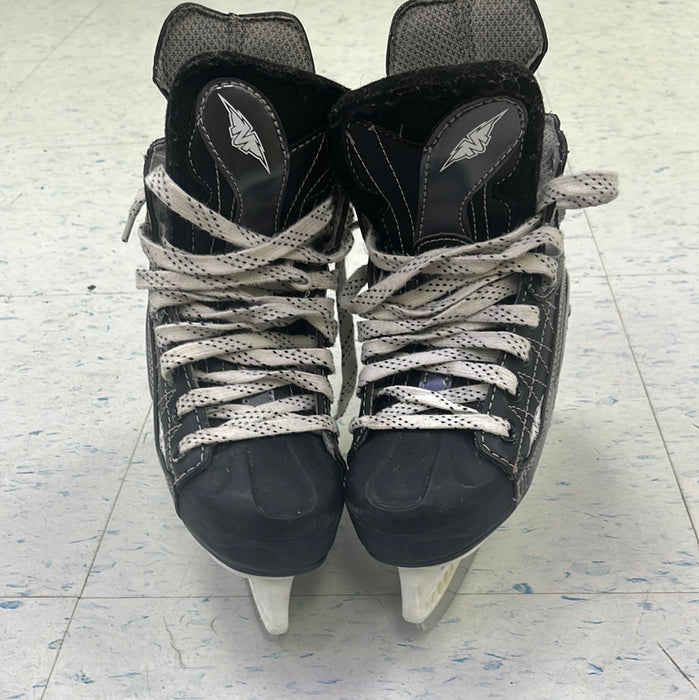 Used Mission Pure S200 Size 11 Youth Player Skates