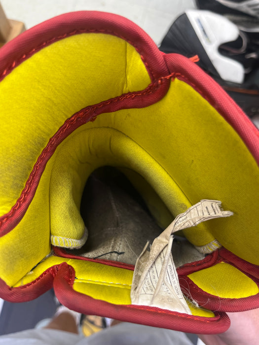 Used Warrior Surge 14" Gloves